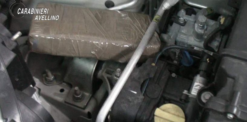 Summonte, oltre un chilo di coca nascosto nel motore dell’auto: arrestati due corrieri di droga