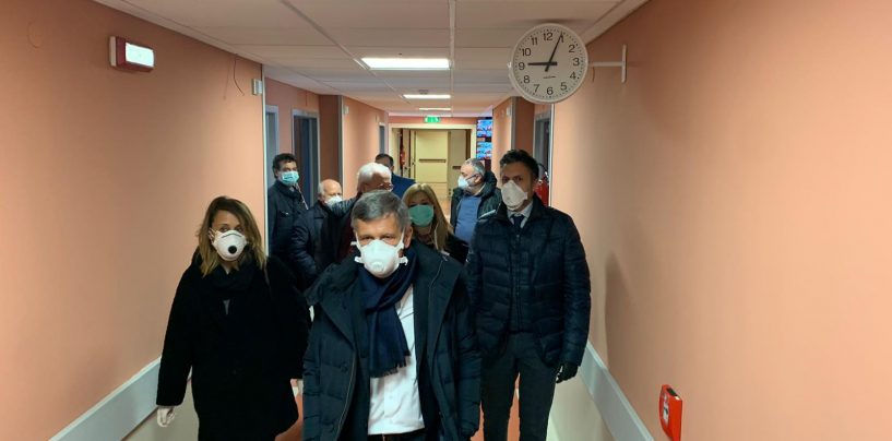 FOTO / L’Unità di crisi campana visita “Moscati” e “Frangipane”: “Faremo i test rapidi su tutto il personale sanitario”