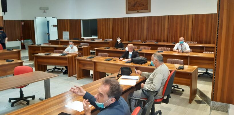 Consiglio comunale senza sede, ora spunta il Palazzetto. Maggio gira la frittata: “L’opposizione non ha le idee chiare”