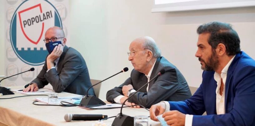 Verso le regionali – Ferragosto rovente tra accordi impensabili, porte girevoli e ufficializzazioni rinviate