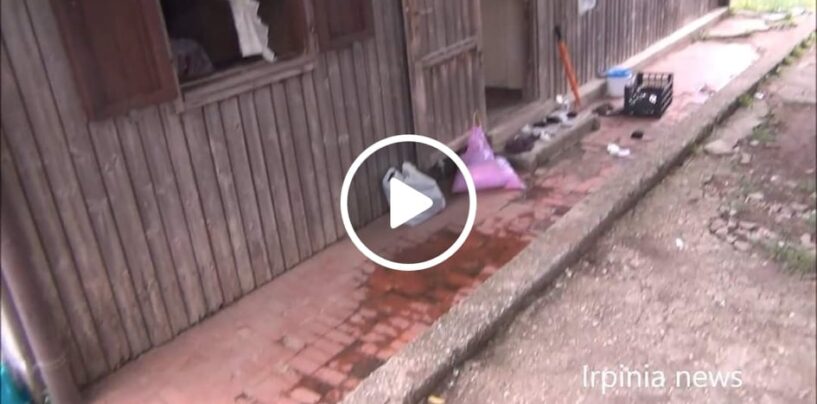 VIDEO/Montella: centinaia di persone vivono ancora nei prefabbricati del terremoto del 1980, tra amianto, immondizia e degrado