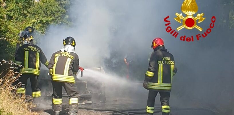 Lioni: auto in fiamme. Salvo l’uomo alla guida