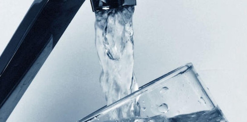 Acqua, padre Zanotelli e don Vitaliano al Centro Sociale
