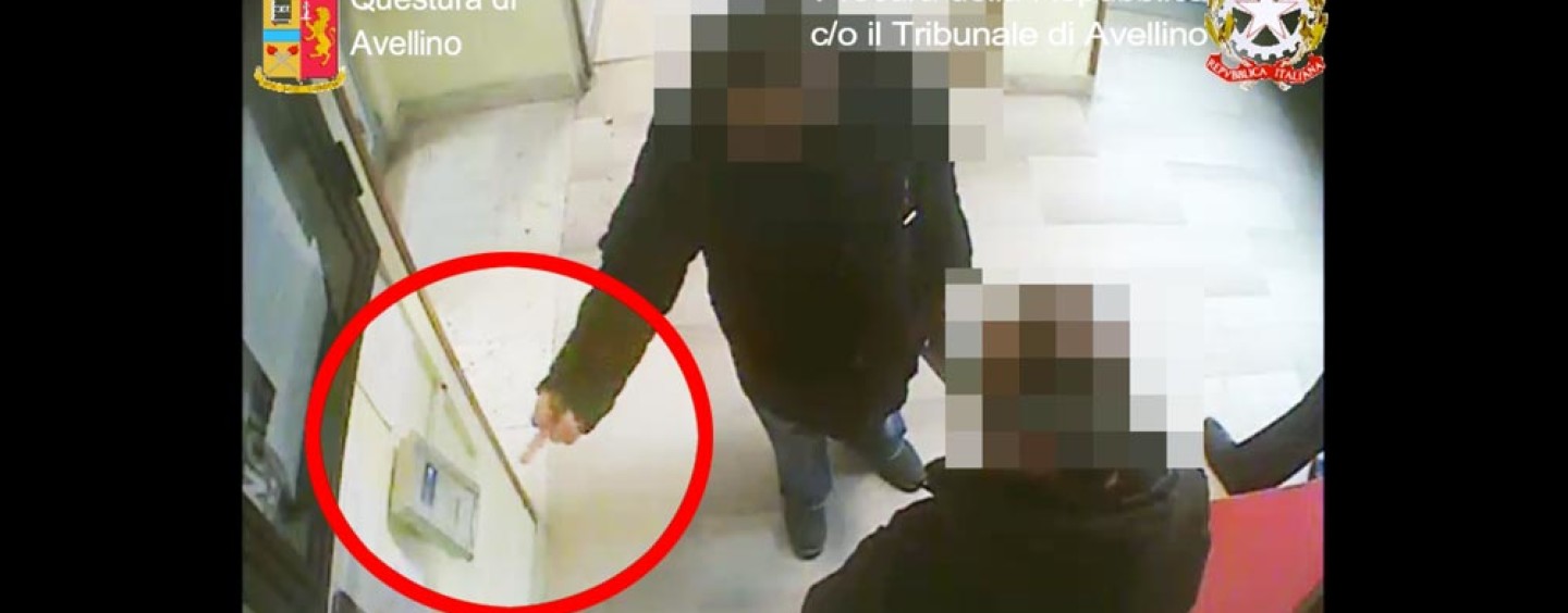 Furbetti del cartellino all’Asl di Avellino: scintille in Aula sul riconoscimento degli imputati