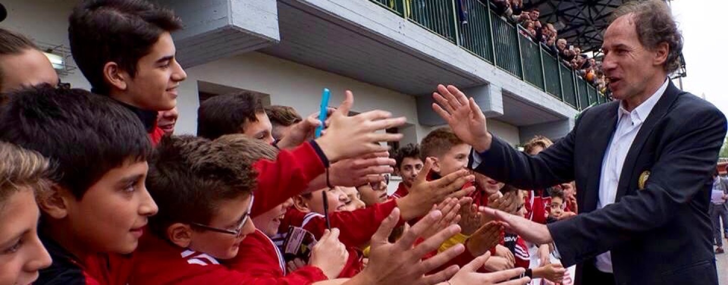 Lo stadio di Lioni si trasforma nella Curva Sud di San Siro, l’Irpinia saluta Baresi