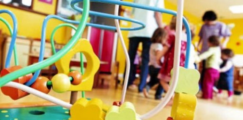 Si spacciano per i nonni di un bambino e tentano di portarlo via da un asilo nido