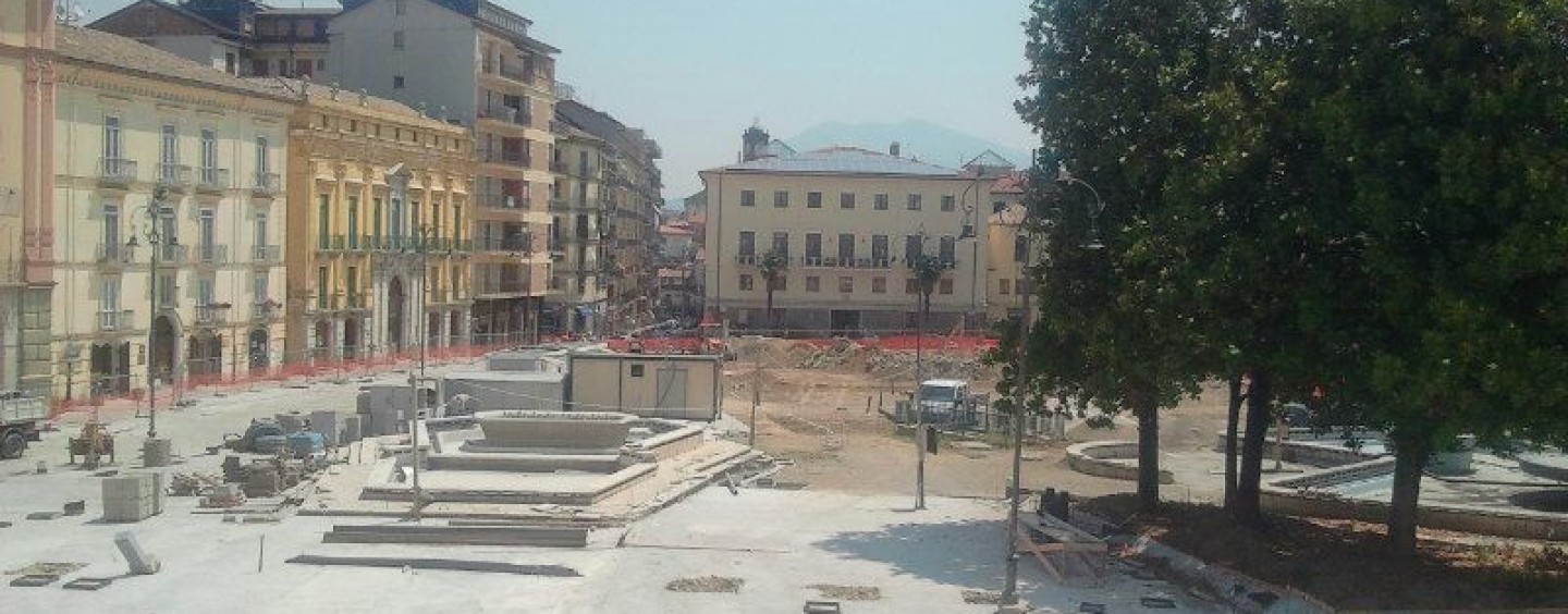 Piazza Libertà, chiude al traffico l’ultimo tratto. Preziosi: “Al via ultimi interventi. Ad Aprile Avellino riavrà la sua agorà”