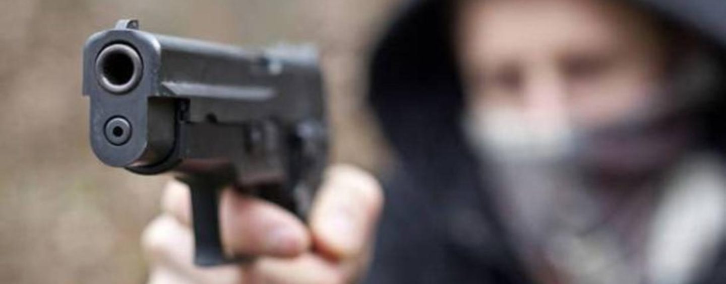 Panico a Montemiletto, esplosi colpi di pistola ad altezza uomo: “Siamo sotto assedio”