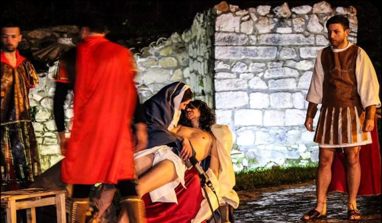 Speciale Via Crucis – Sturno, Danilo Savignano: “Nelle vesti di Gesù grandi pressioni e alte responsabilità”