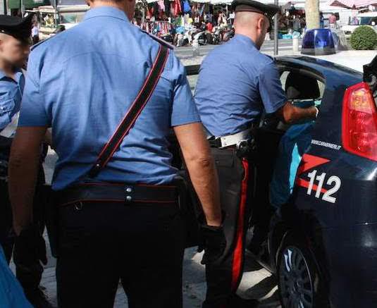 Borseggiatrice all’opera durante il mercato di Grottaminarda: arrestata