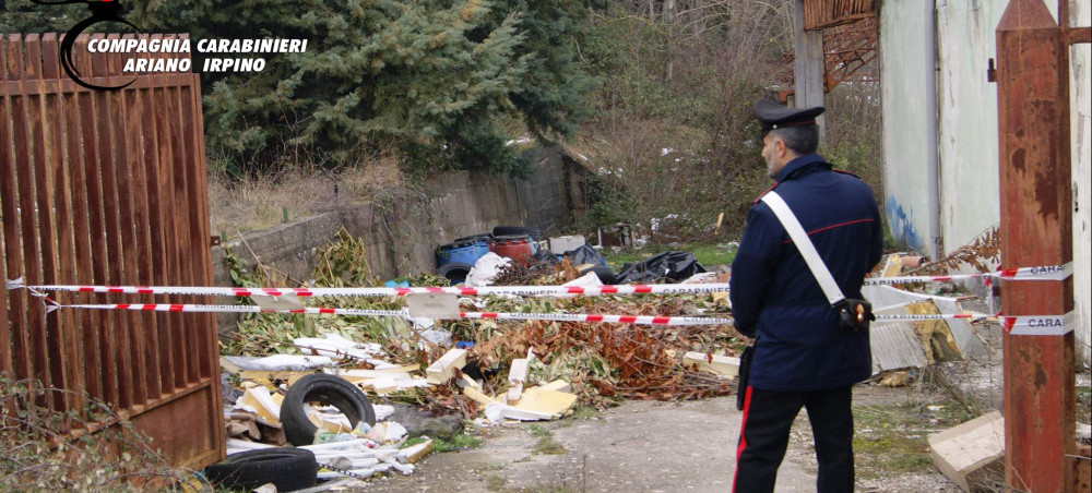 Discarica abusiva a cielo aperto ad Ariano, tra i rifiuti tracce di Eternit