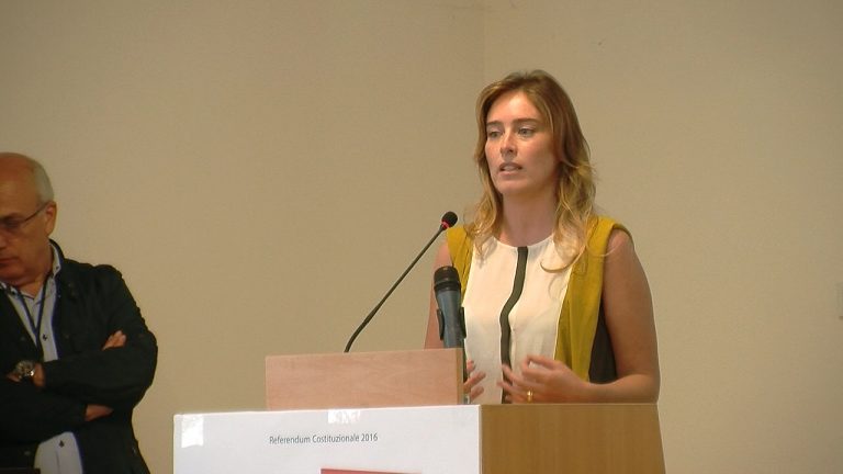 VIDEO/ Il Ministro Boschi ad Avellino: “Riforma Costituzionale non perfetta ma passo in avanti per il Paese”