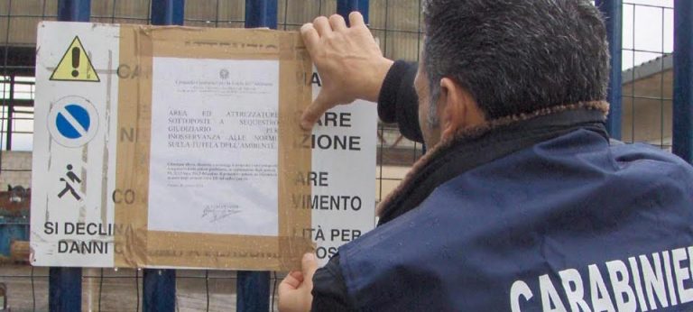 Solofra, sequestrato impianto di recupero rifiuti: denunciate due persone