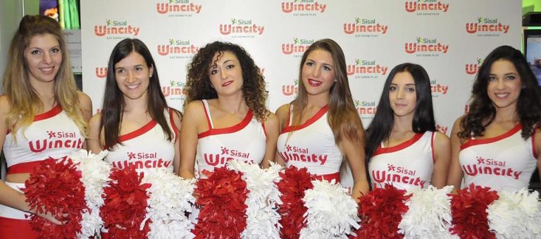 Pesaro presenta le nuove cheerleaders, esordio contro la Scandone