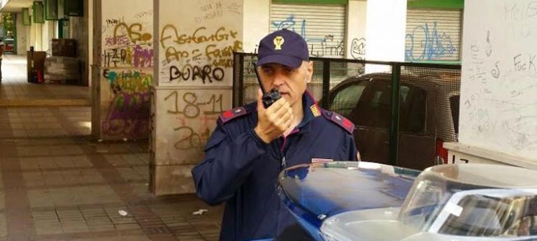 FOTO/ Controlli antidroga nelle scuole di Avellino, studenti beccati a fumare hashish