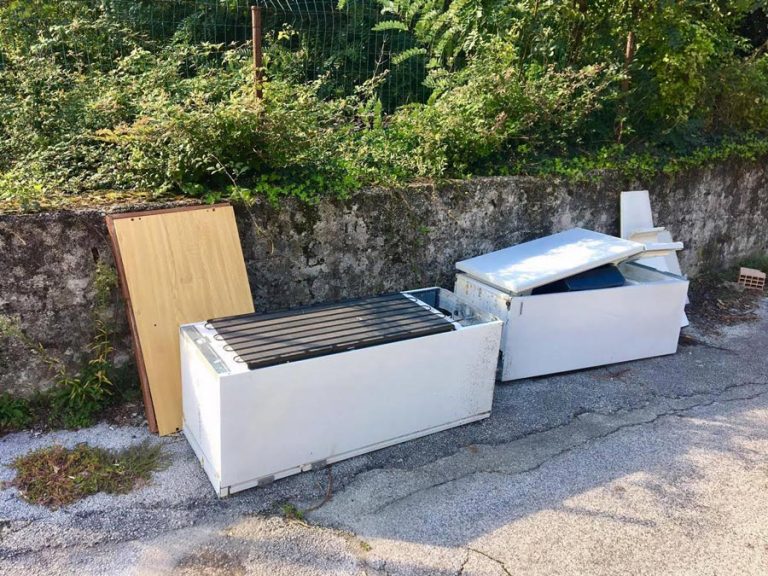 Guasto al numero verde, Irpiniambiente sospende il servizio per i rifiuti ingombranti