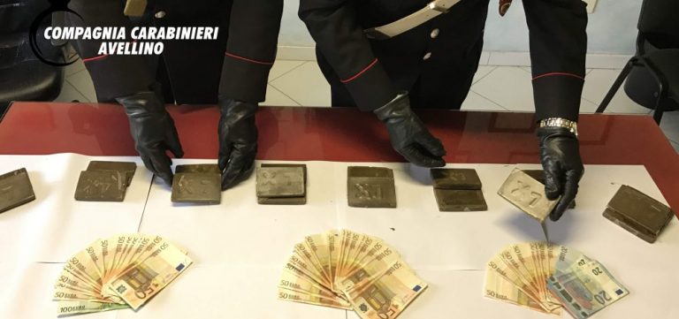 Droga: due arresti nell’avellinese, sequestrati anche 2.500 euro in contanti