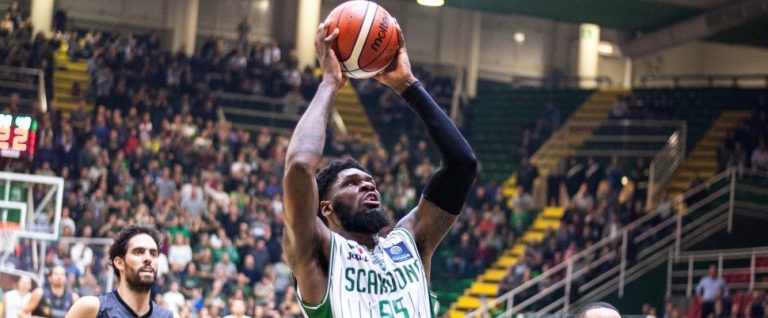 Basket, i grigi non aiutano la Sidigas. Tenerife la spunta in volata con White