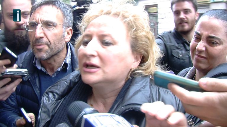 VIDEO/ Caso Cocchia, incontro in Prefettura. Parla la preside: “Entro 10 giorni la soluzione”