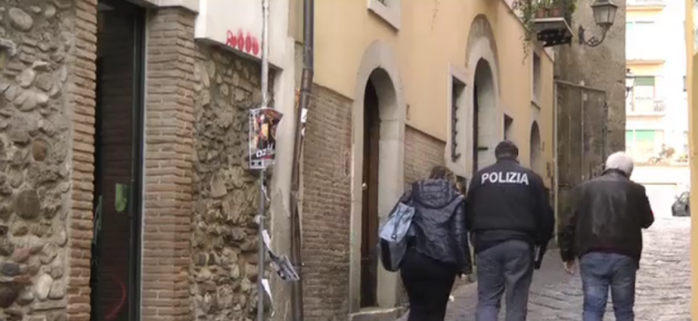 Tragedia a Benevento, una 25enne si suicida nella sua abitazione