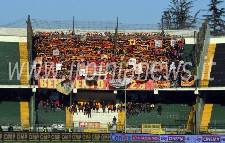 Denunce e Daspo a carico di tredici tifosi del Benevento