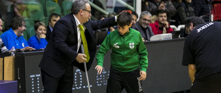 FOTO/ “Dai la cera, togli la cera”. Pino Sacripanti in versione maestro Miyagi
