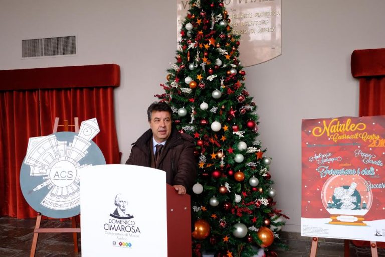 Al “Cimarosa” la seconda edizione di “Natale al centro per il centro”