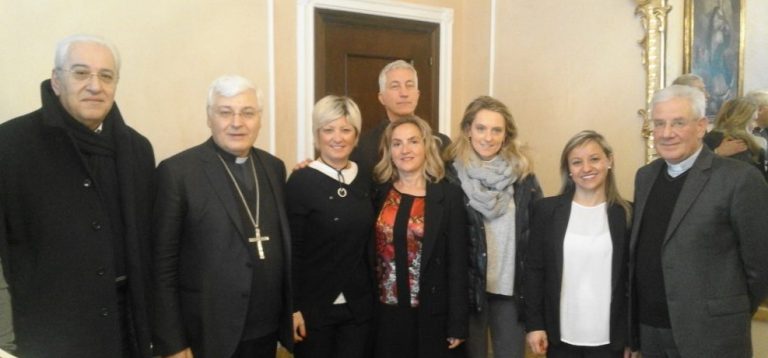 Foti e l’amministrazione comunale salutano il vescovo Marino