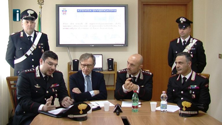 VIDEO/ Droga, smantellate tre piazze di spaccio a Solofra: i dettagli dell’operazione