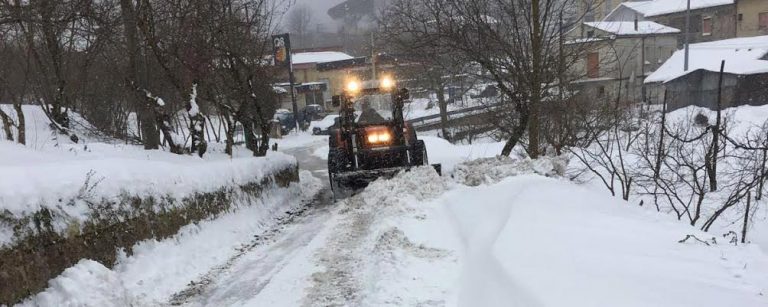 “E’ inverno, la neve accade”: un sindaco ironizza su fb e diventa virale