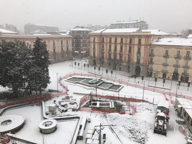 FOTOGALLERY/ Irpinia paralizzata dalla neve: gli aggiornamenti dai Comuni