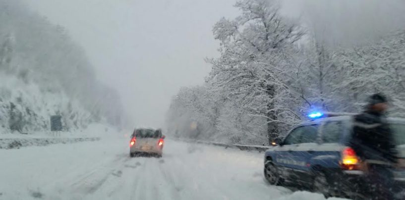 Neve, Ofantina e raccordo per Benevento: disagi e incidenti