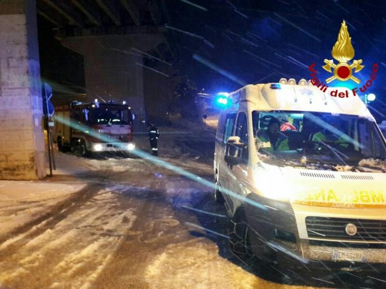 Dramma nella gelida notte di Avellino, 65enne trovato morto
