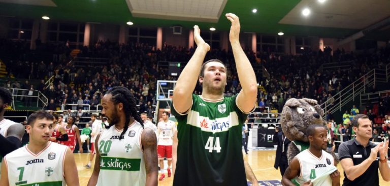 Sidigas Avellino sul velluto contro Pesaro, la fotogallery del match