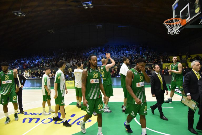 Final Eight, la Sidigas si ferma ai quarti. La fotogallery del match
