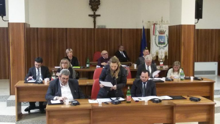 Consiglio, botta e risposta Giordano-Penna sullo Stir: è polemica