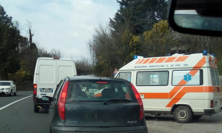 Avellino, tamponamento sulla Variante: coinvolti quattro veicoli