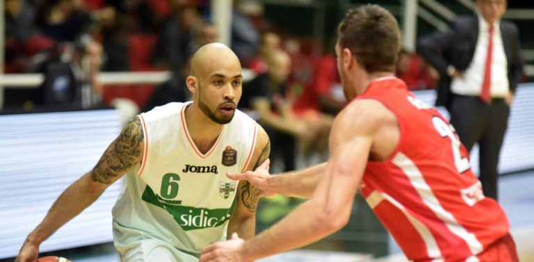 La Sidigas non esce dall’incubo secondo tempo, blitz Varese al Del Mauro