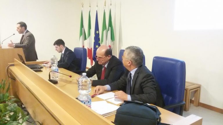 Bersani ad Avellino: “Sono moderatamente bersaniano. Grillini? Li abbiamo ingrossati noi”