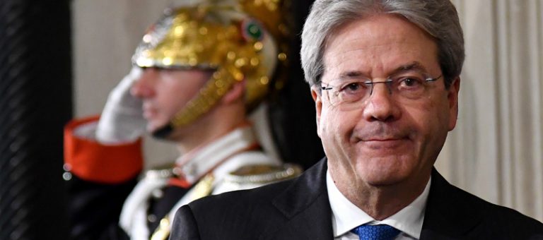 Bando Periferie, Foti da Gentiloni per la firma della convenzione