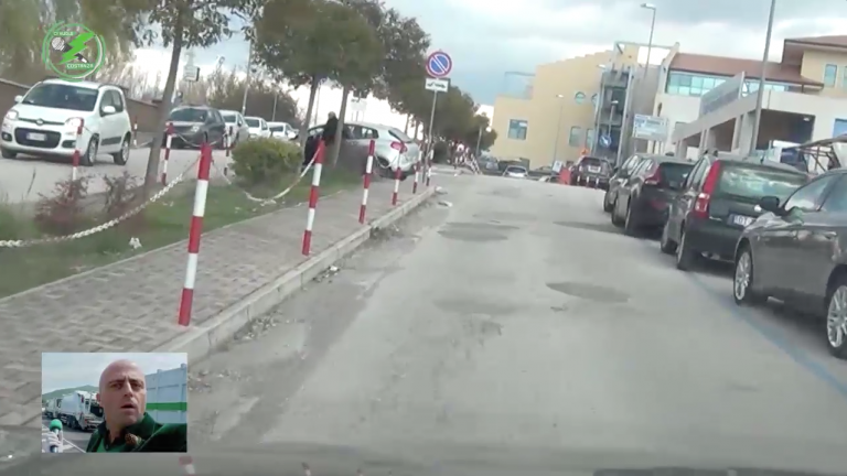 VIDEO/ Ci vuole Costanza, il “nostro” Luca Abete e le buche all’Ospedale Moscati