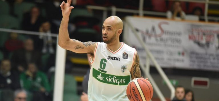 Trecento volte Sidigas, Logan fa la differenza tra Avellino e Sassari