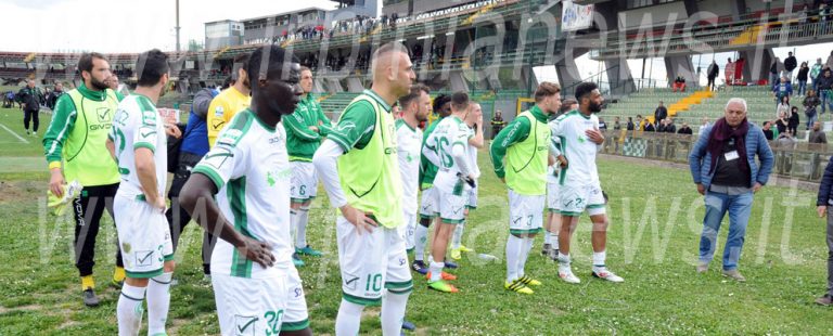 Avellino Calcio – Novellino striglia la squadra e valuta l’ipotesi ritiro