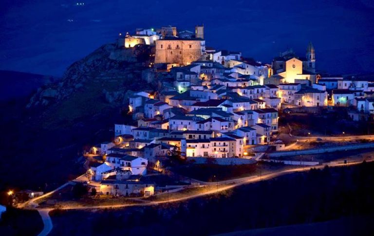 FOTO/ Rotolando verso Sud, Rocchetta la poetica: metafisica del silenzio