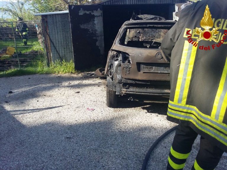 A fuoco deposito ad Andretta, non si esclude il dolo