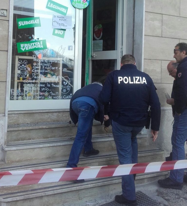 Avellino, esplosa bomba carta in Via Ferriere