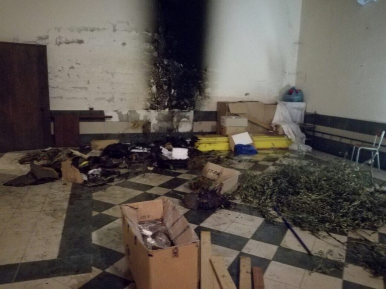 Fiamme in una chiesa di Cervinara: a fuoco il presepe