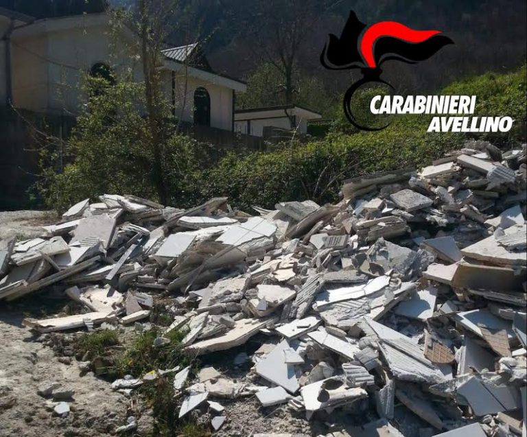 Sversavano i rifiuti in un terreno a Sant’Angelo a Scala: denunciati
