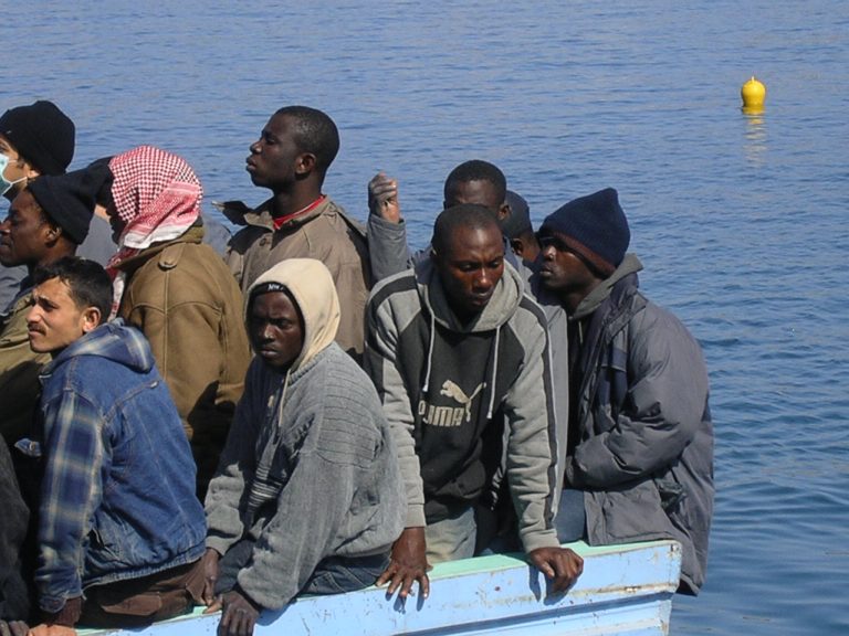 Nuovo sbarco di profughi in Campania: in arrivo 400 migranti