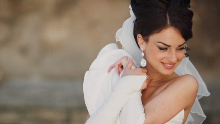 L’outift da sposa Low Cost per una Lei “social”